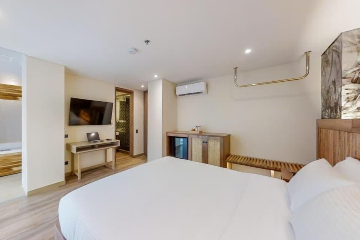 Phòng đôi Deluxe | Két bảo mật tại phòng, bàn ủi/dụng cụ ủi quần áo 