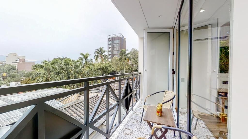 Habitación doble, balcón, vista a la ciudad | Áreas de la propiedad