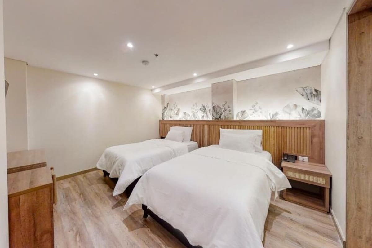 Phòng đôi hoặc 2 giường đơn Deluxe | Két bảo mật tại phòng, bàn ủi/dụng cụ ủi quần áo 