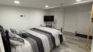 Iron/ironing board, free WiFi, bed sheets, wheelchair access
