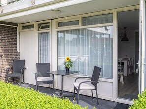 Outdoor dining - Kurhaus by Interhome (Zoutelande)