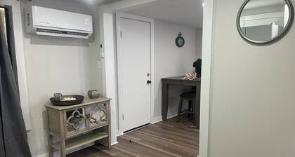 1BD cozy and private upstairs