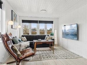 TV - "Ally" - 1.2km from the sea by Interhome (Allingåbro)