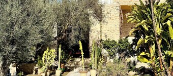 Artist's House Villa in Utique