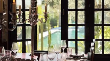 Villa, 5 Bedrooms, Smoking, Private Pool | Dining room
