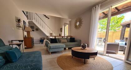 Maison familiale cosy : jardin & parking privés|très calme. A 3 min de la Cité.