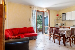 TV - Apartment 'Gigli Vista Lago' with Lake View, Wi-Fi and Air Conditioning (Lazise)