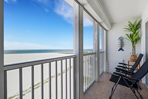 Property grounds - Unforgettable Gulf & Sunset Views! Quiet South End Beachfront! Heated Pool, Free Parking & WiFi! (Fort Myers Beach)