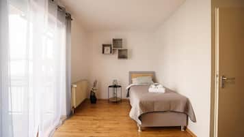 Iron/ironing board, free WiFi