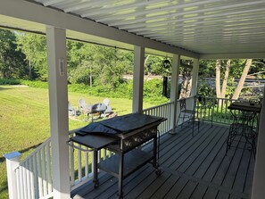 Outdoor dining - Serene 2-Story, 4 bedroom house, in charming Independence, HC & Handicapped Acc. (Independence)
