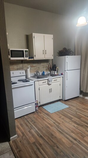 Private kitchen - Classy Cabin on the Water Cabin #2 (Noel)