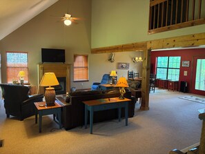 Living area - Hiwassee River House: Unit A Cozy 2-bedroom house in peaceful Benton (Benton)