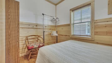 WiFi, bed sheets