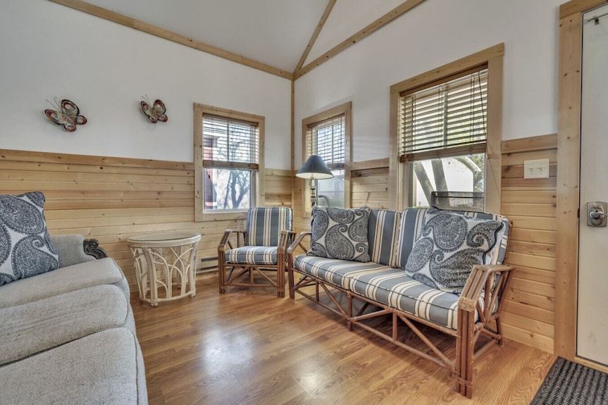 A Cottage Collection Inspired By The Performing Arts Heritage Of Okoboji Summer Theatre - Okoboji, IA