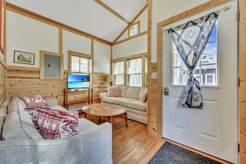 A Cottage Collection Inspired By The Performing Arts Heritage Of Okoboji Summer Theatre - Okoboji, IA