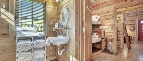 10 habitaciones, wifi y ropa de cama