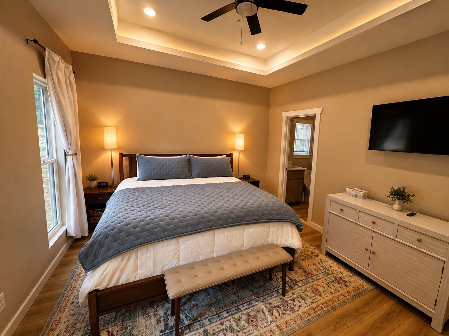 3 bedrooms, desk, iron/ironing board, WiFi (surcharge)