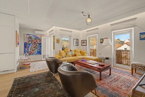 TV - Apartment - Trafaria Bliss (Trafaria)