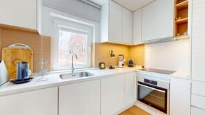 Fridge, microwave, oven, stovetop - Apartment – Trafaria Bliss (Trafaria)