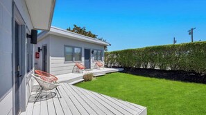 Terrace/patio - Waterfront studio and more in a Boutique Hotel, Heart of Hampton Bays,... (Hampton Bays)