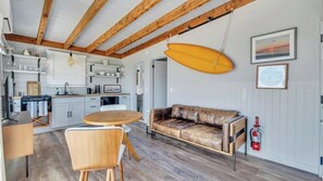 Smart TV - Waterfront suite and more in a Boutique Hotel, Heart of Hampton Bays,... (Hampton Bays)