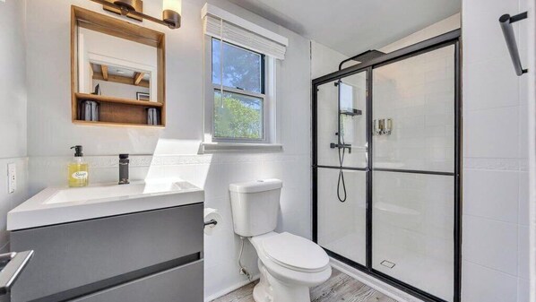 Shower, towels