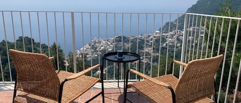 Apartment, Sea View | Property grounds