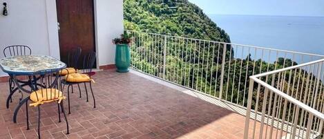 Apartment, Meerblick | Speisen im Freien