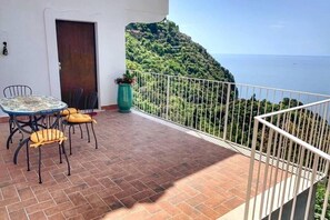Outdoor dining - Casa Ministro (Positano)