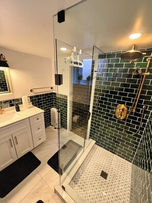 Bathroom - Coxwell Subway Station Family Size 2 Queen Bedroom, Brand New Bathroom Unit (Toronto)