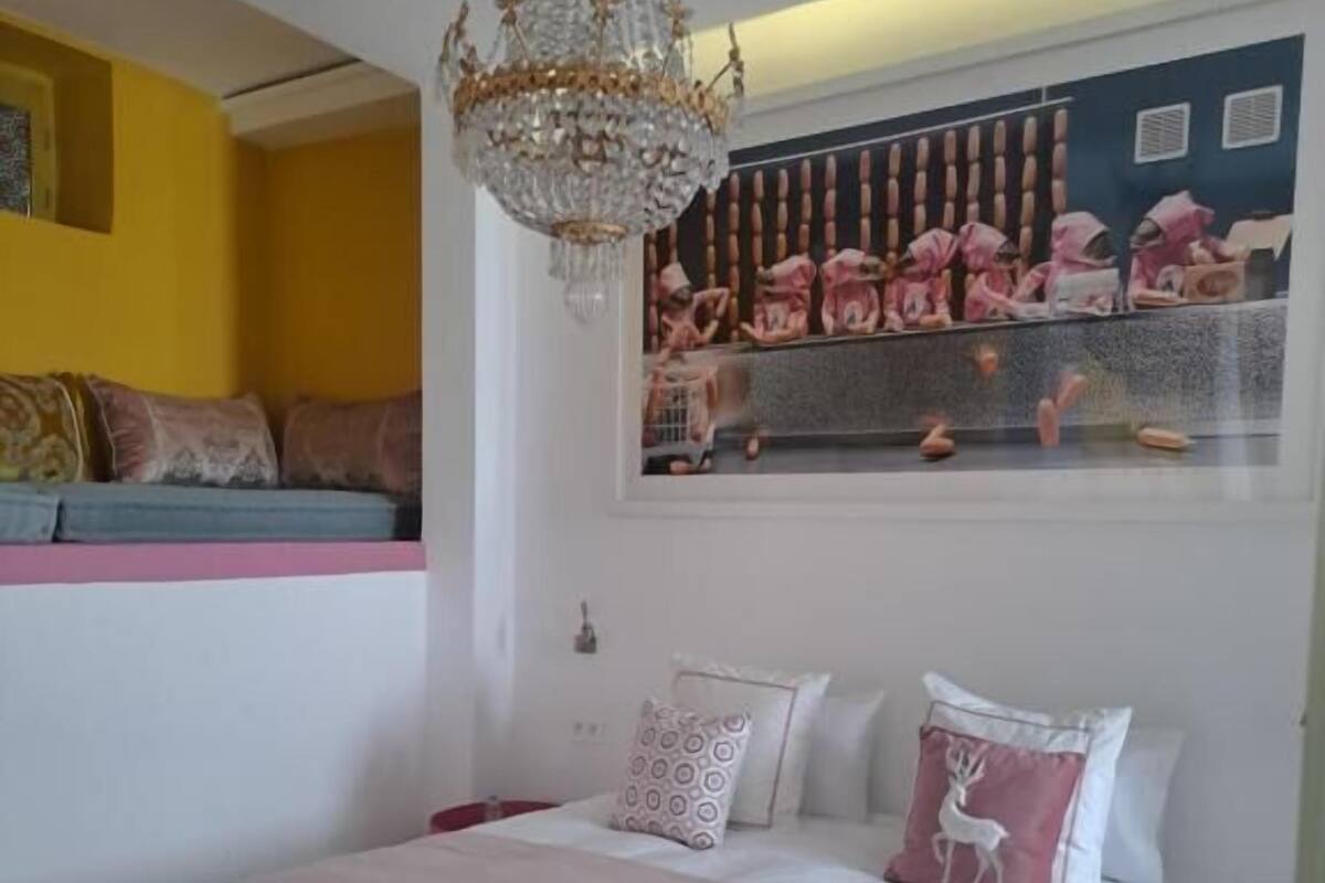 Quarto casal ou duplo superior, vista para o pátio | Wi-Fi de cortesia