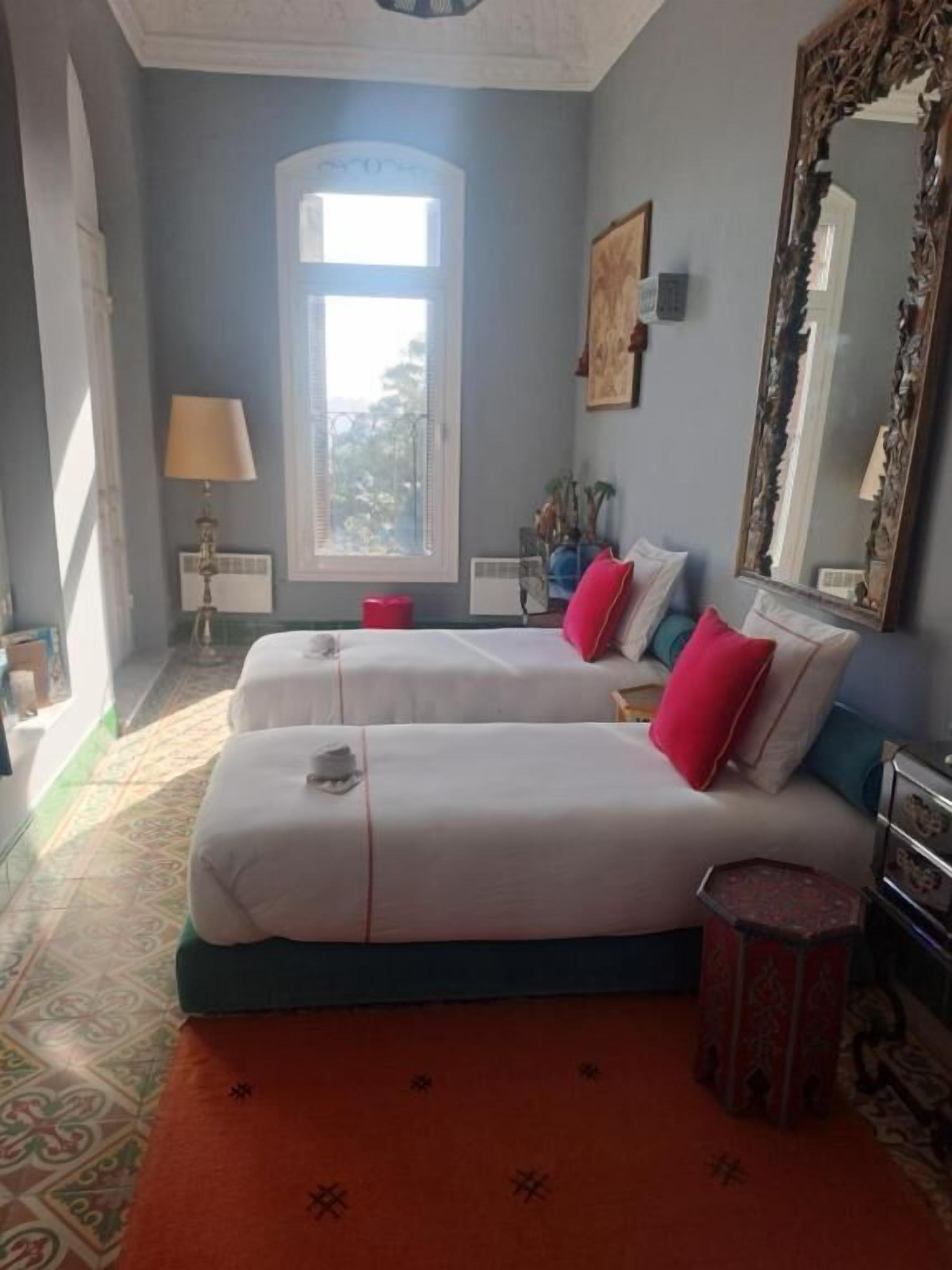 Chambre avec lits jumeaux, vue marina | Wi-Fi gratuit