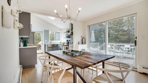 Timeless Shingled Hampton Bays Retreat with Private Heated Pool, An...