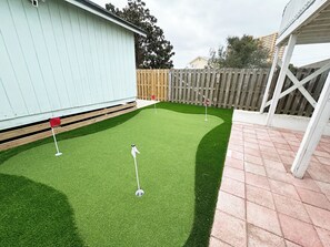 Property grounds - Entire Beach House! • Sleeps 16 • Family Reunion Ready • Putting Green • Pet OK (Panama City Beach)
