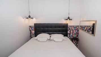 Ferros/tábuas de passar roupa, acesso à internet, roupa de cama