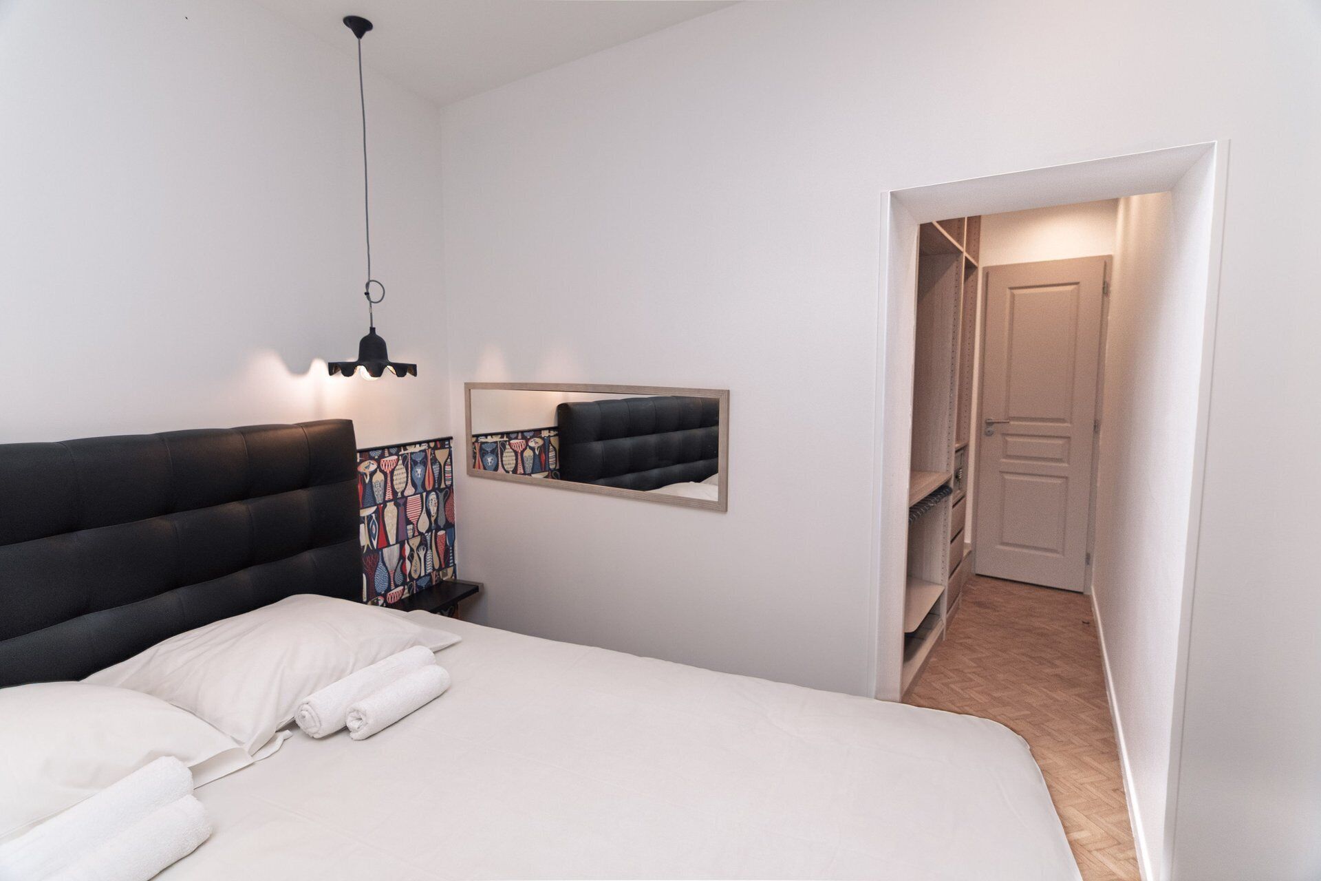 Iron/ironing board, Internet, bed sheets
