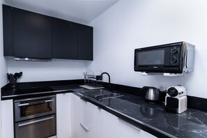 Fridge, microwave, oven, dishwasher - Wonderfull appartement - Close to Croisette ! (Cannes)