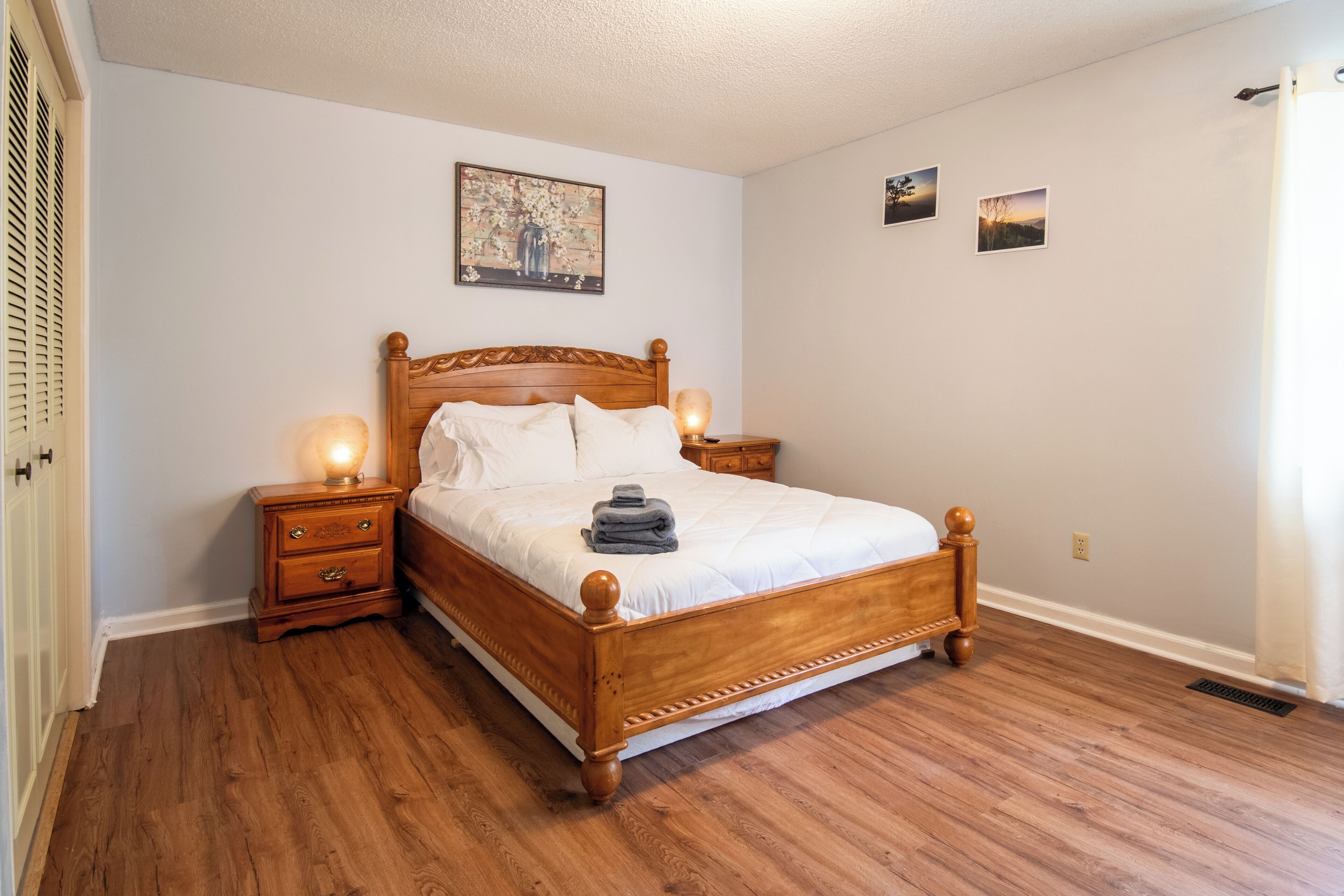 3 bedrooms, WiFi (free), bed sheets