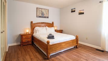 3 bedrooms, WiFi (free), bed sheets