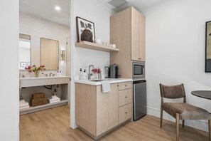 Fridge, microwave, coffee/tea maker, toaster