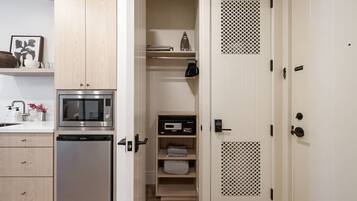 Fridge, microwave, coffee/tea maker, toaster