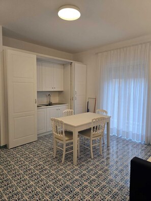 Dining - The Palmerie Collection - Two Bedroom Apartment (Laura)