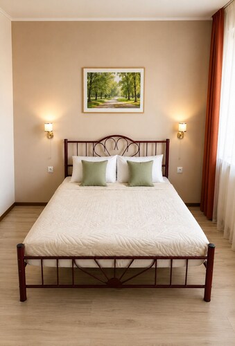 Spacious 4BR House Near Chisinau Airport with Parking