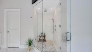 Shower, towels - Luxury Estate with Resort-Style Pool & Gym. Perfect for Families (Southampton)