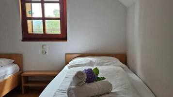 House, Garden View | Blackout curtains, iron/ironing board, free WiFi