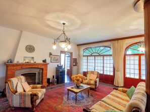 Living Room - Leonardo da Fornia by Interhome (Carmignano)