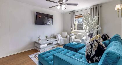The Homestead Luxury Cozy 2BR Near SFA