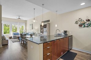 Condo, 1 King Bed with Sofa bed (Bahia 4423- Changes in Latitudes) | Interior - Bahia 4423- Changes in Latitudes (Miramar Beach)