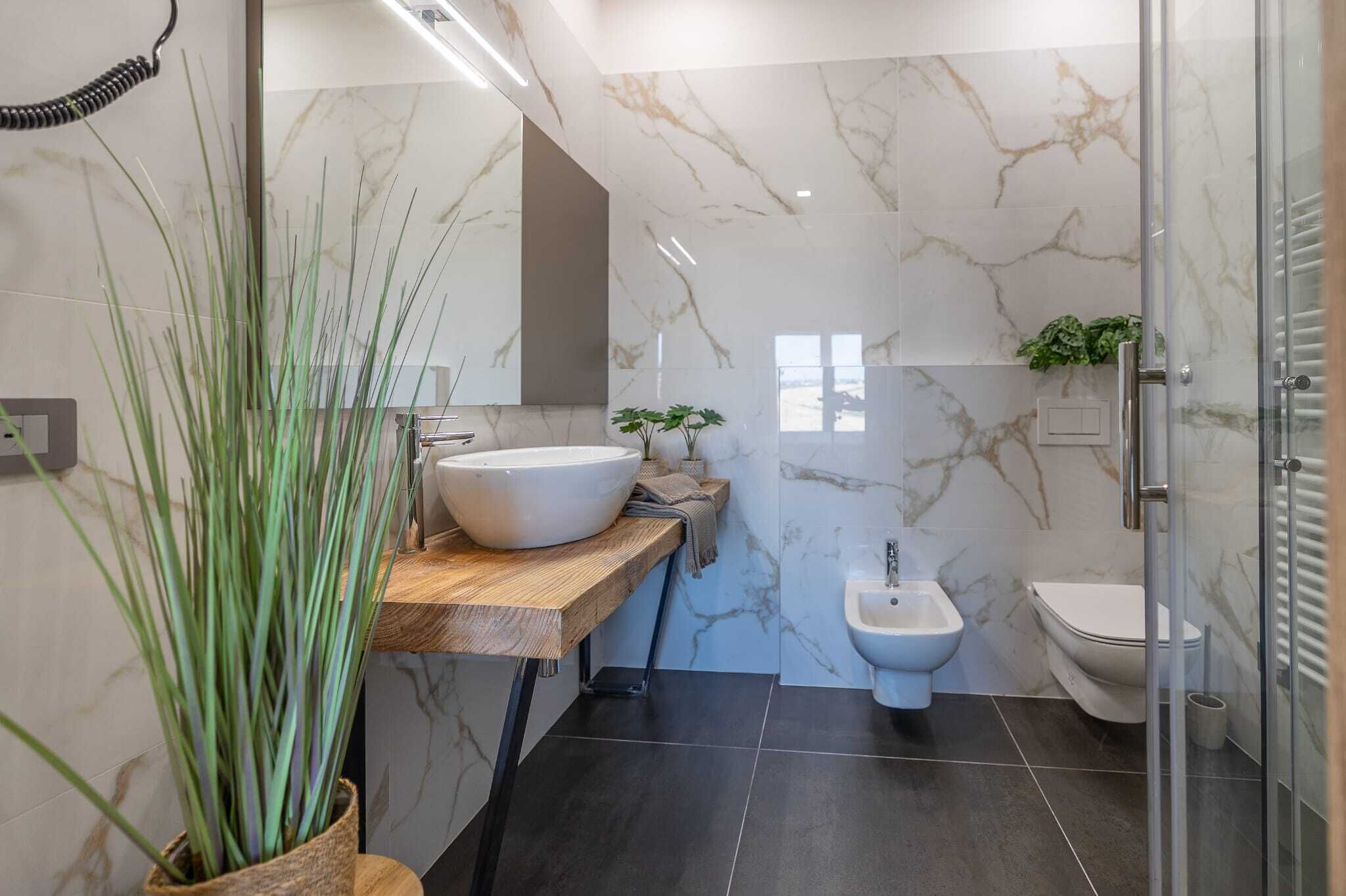 Habitación Deluxe, vistas al valle | Baño | Ducha, artículos de higiene personal gratuitos y secador de pelo