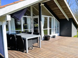 Outdoor dining - "Troen" - 400m from the sea by Interhome (Otterup)